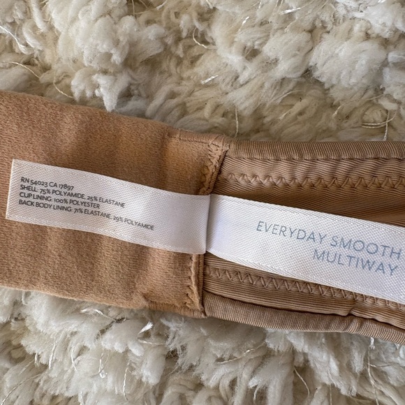 Two GAP Strapless Bras Everyday Smooth 32C Nude and Black - Picture 7 of 7